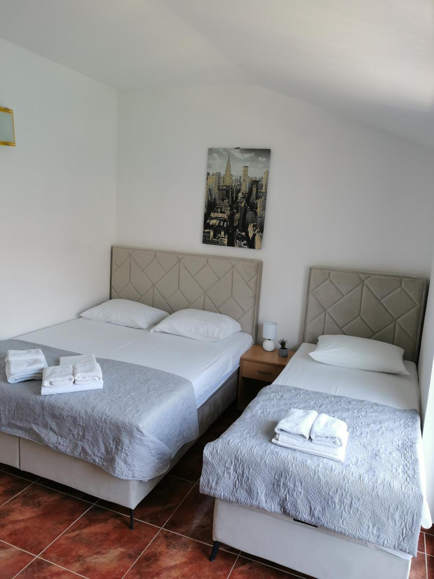Apartments Popovic Kotor Bilik gambar